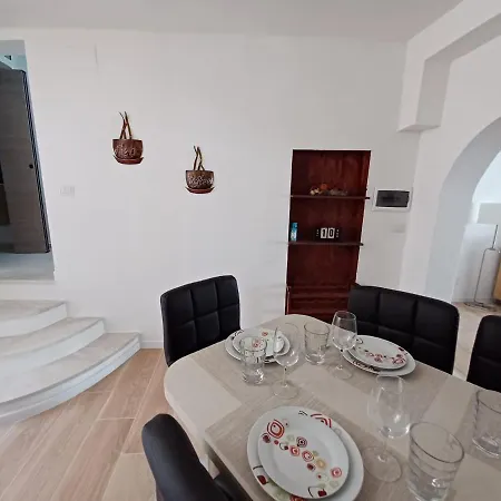 Apt Lux Apartment *