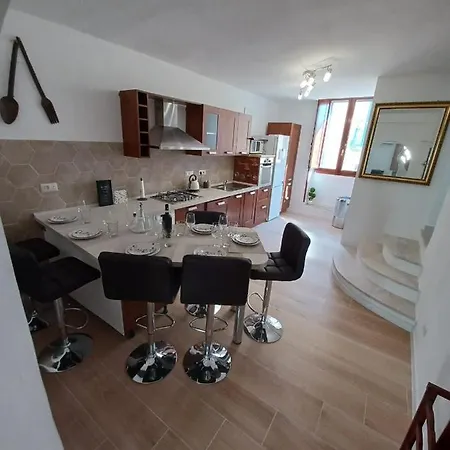Apt Lux Apartment *